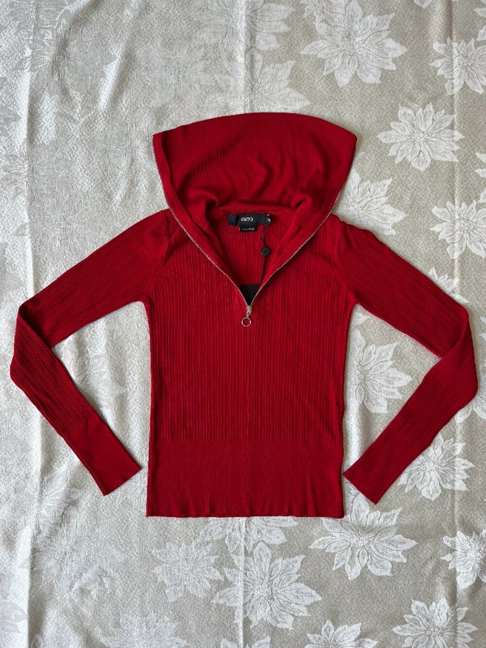 GSTQ Red Zip Up Cowl Neck Ribbed Sweater